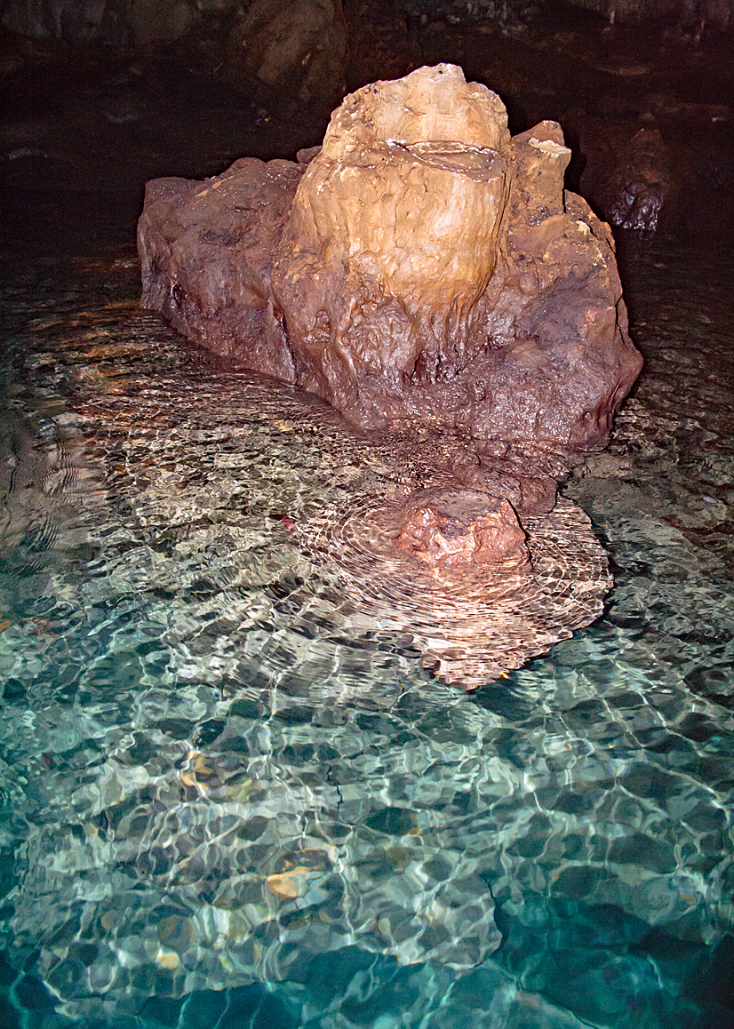 Stalagmit in der Smaragdgrotte