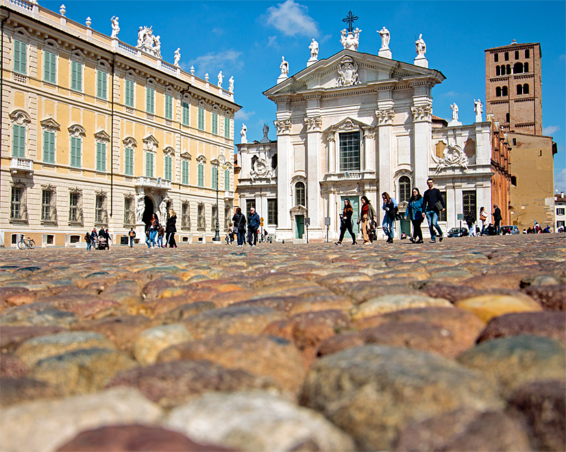 Piazza Sordello, Mantua