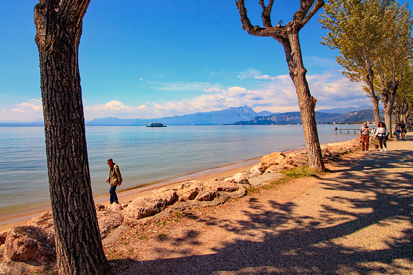 Uferpromenade zwischen Lazise und Bardolino Uferpromenade zwischen Lazise und Bardolino