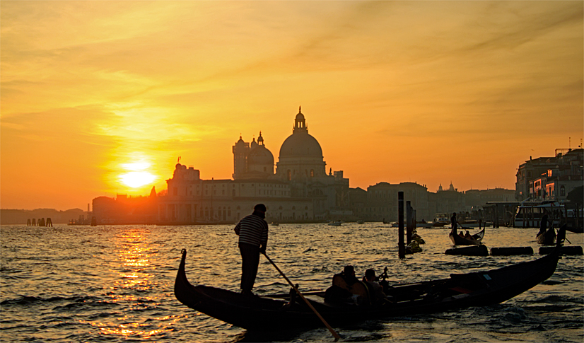 Gondelfahrt auf dem Canal Grande Venedig