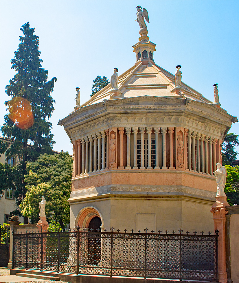 Baptisterium der Kirche Santa Maria Maggiore