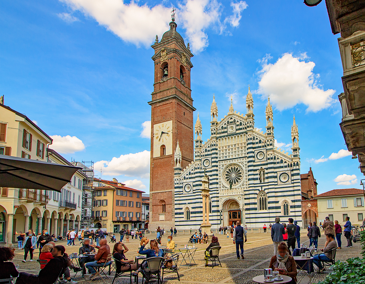 Monza Domplatz mit der Kathedrale