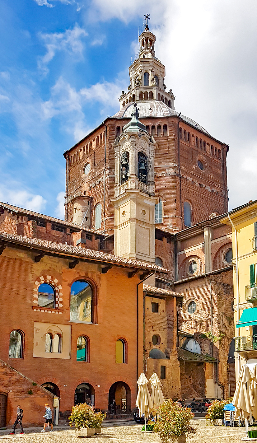Palazzo Broletto Palazzo Broletto