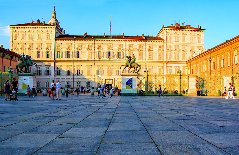 Palazzo Reale Turin Der Palazzo Reale Turin war eine Residenz der Savoyen und gehört zum UNESCO-Weltkulturerbe.