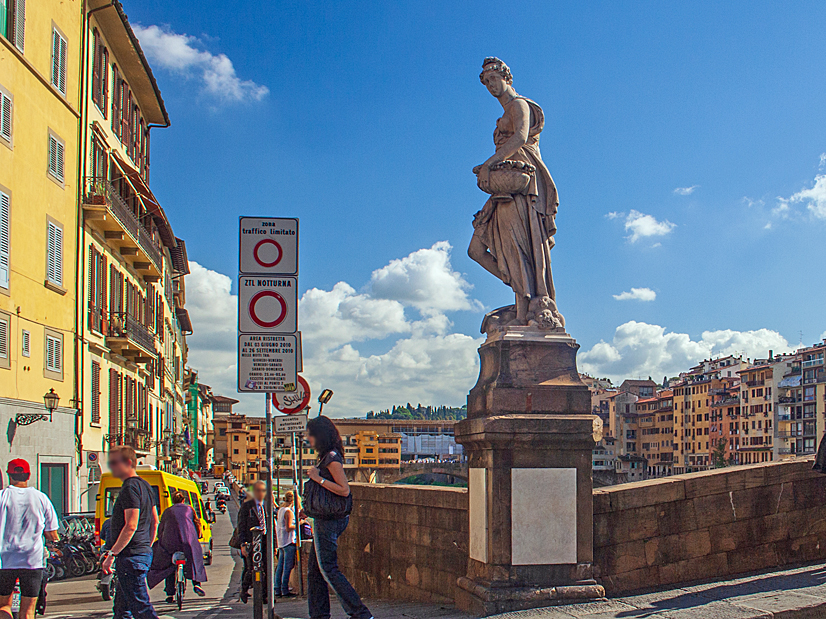 Ponte Santa Trinita - Statue Frühling von Peter Francavilla Frühling von Peter Francavilla auf Ponte della Santa Trinita