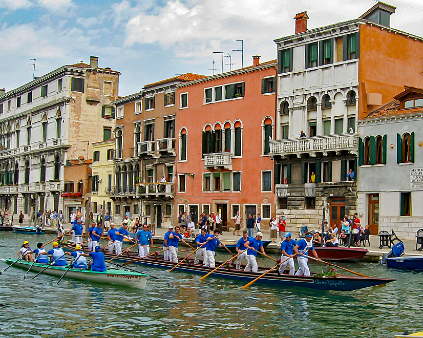 Ruderregatta Vogalonga auf dem Rio Regio und Canal Grande